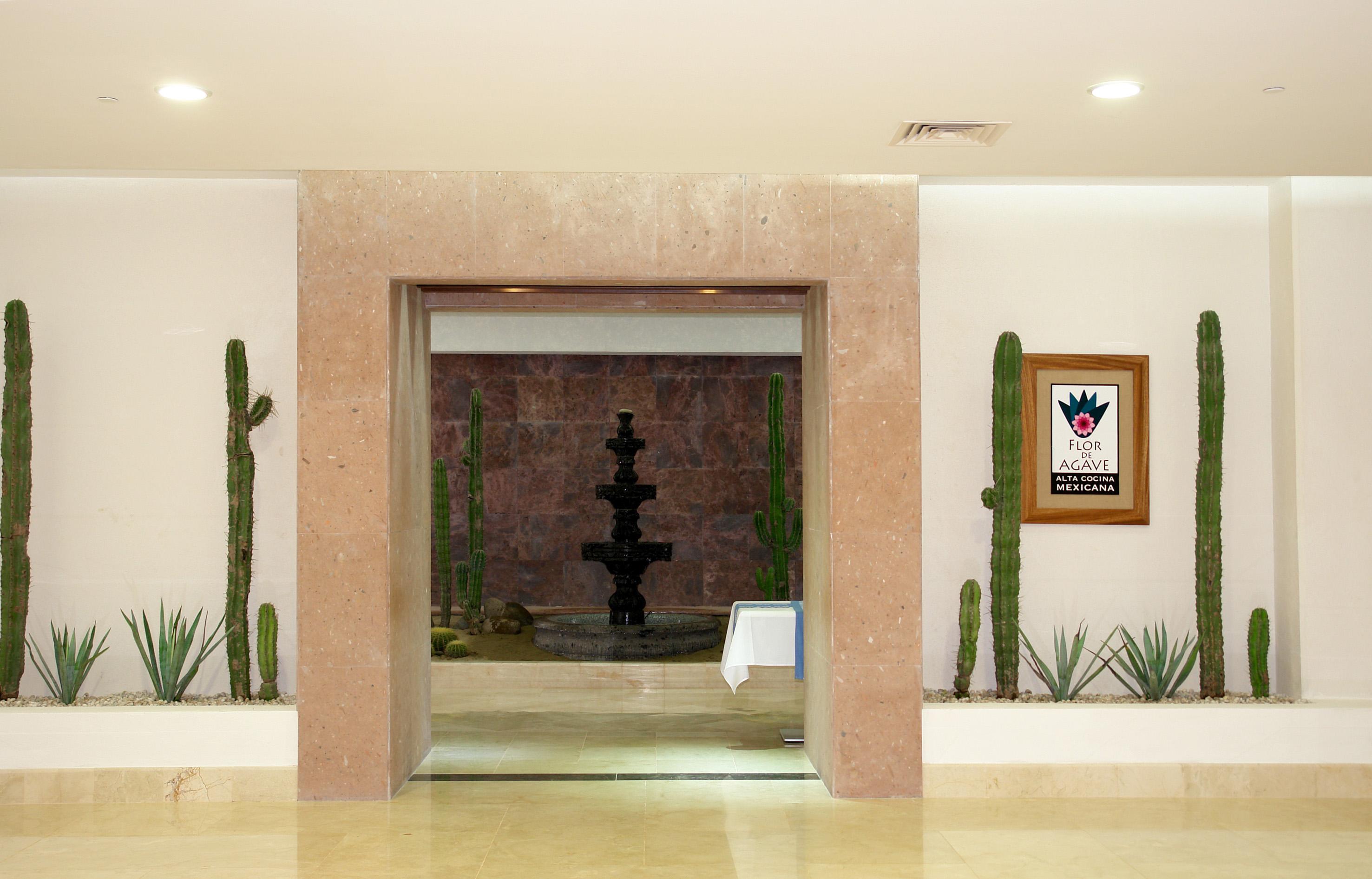 Azul Ixtapa Grand All Inclusive Suites - Spa & Convention Center Екстериор снимка Entrance to the hotel
