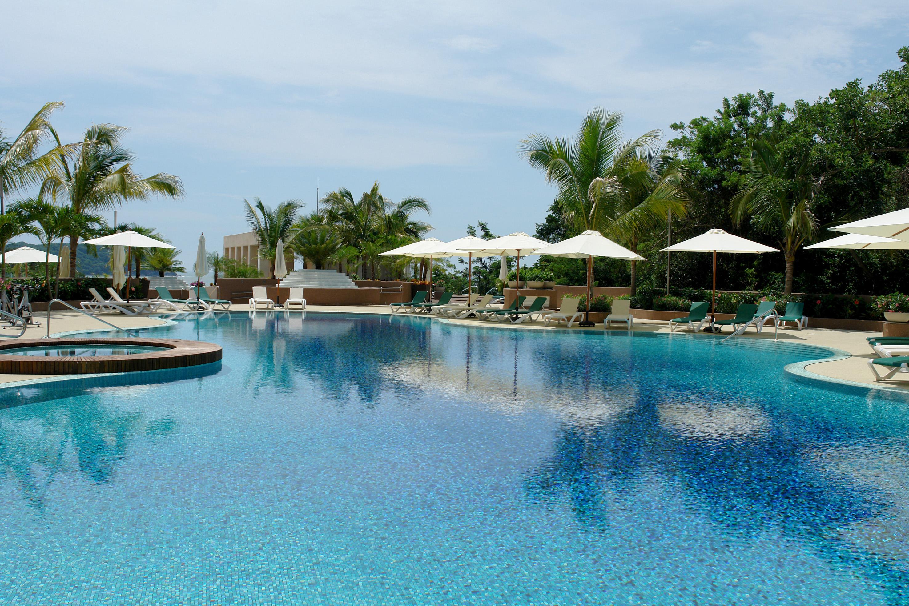 Azul Ixtapa Grand All Inclusive Suites - Spa & Convention Center Екстериор снимка The swimming pool at the resort
