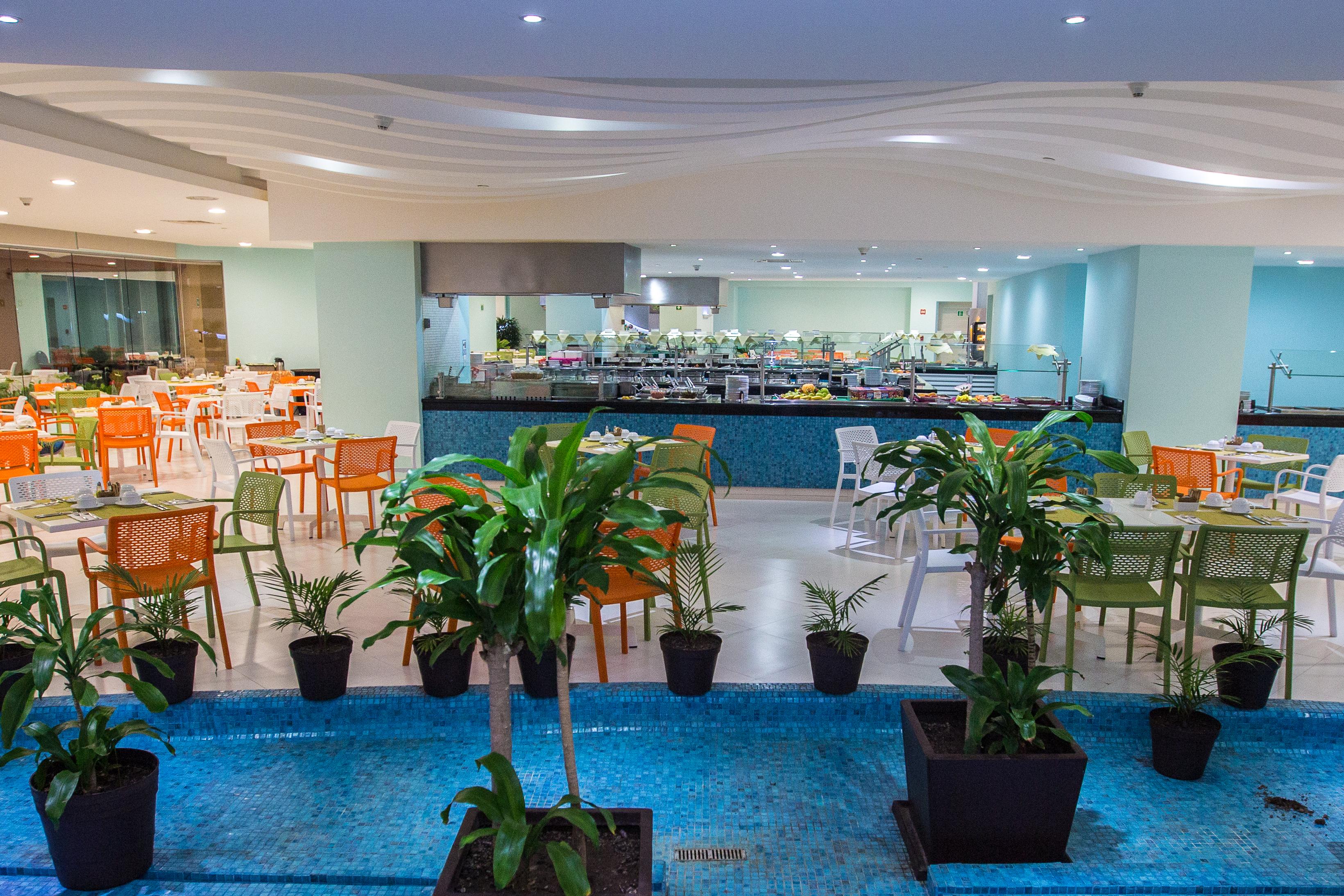 Azul Ixtapa Grand All Inclusive Suites - Spa & Convention Center Екстериор снимка The buffet at the hotel