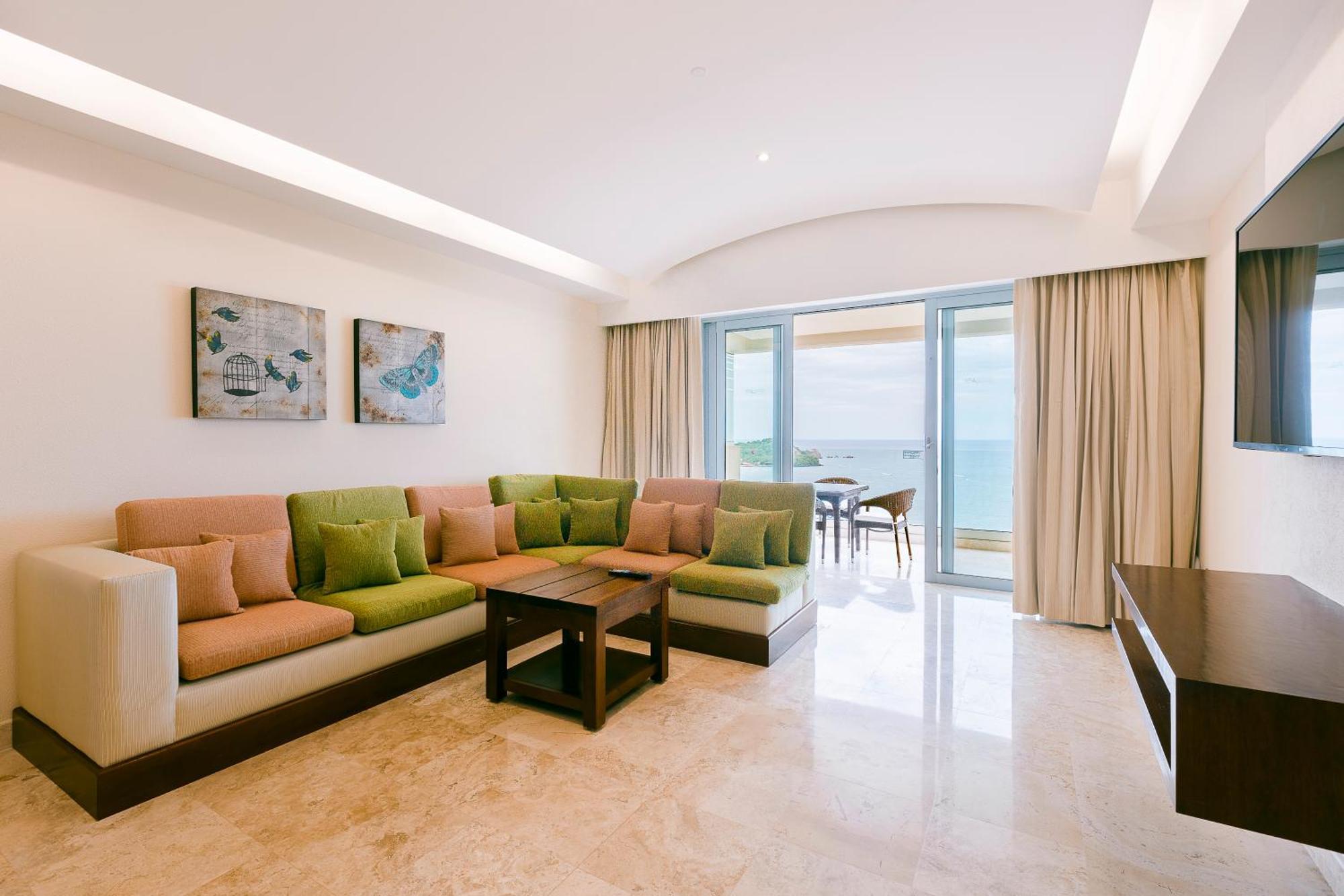 Azul Ixtapa Grand All Inclusive Suites - Spa & Convention Center Екстериор снимка Living room