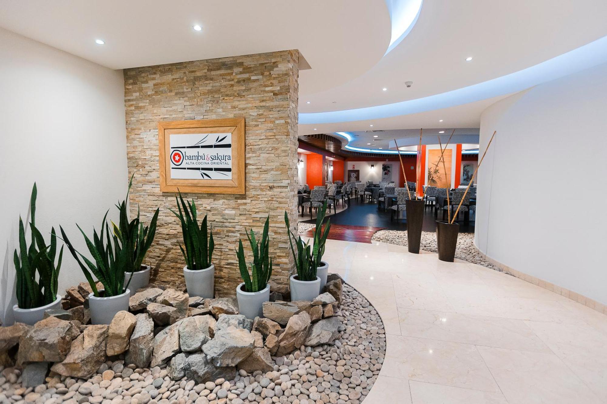 Azul Ixtapa Grand All Inclusive Suites - Spa & Convention Center Екстериор снимка The interior of the lounge