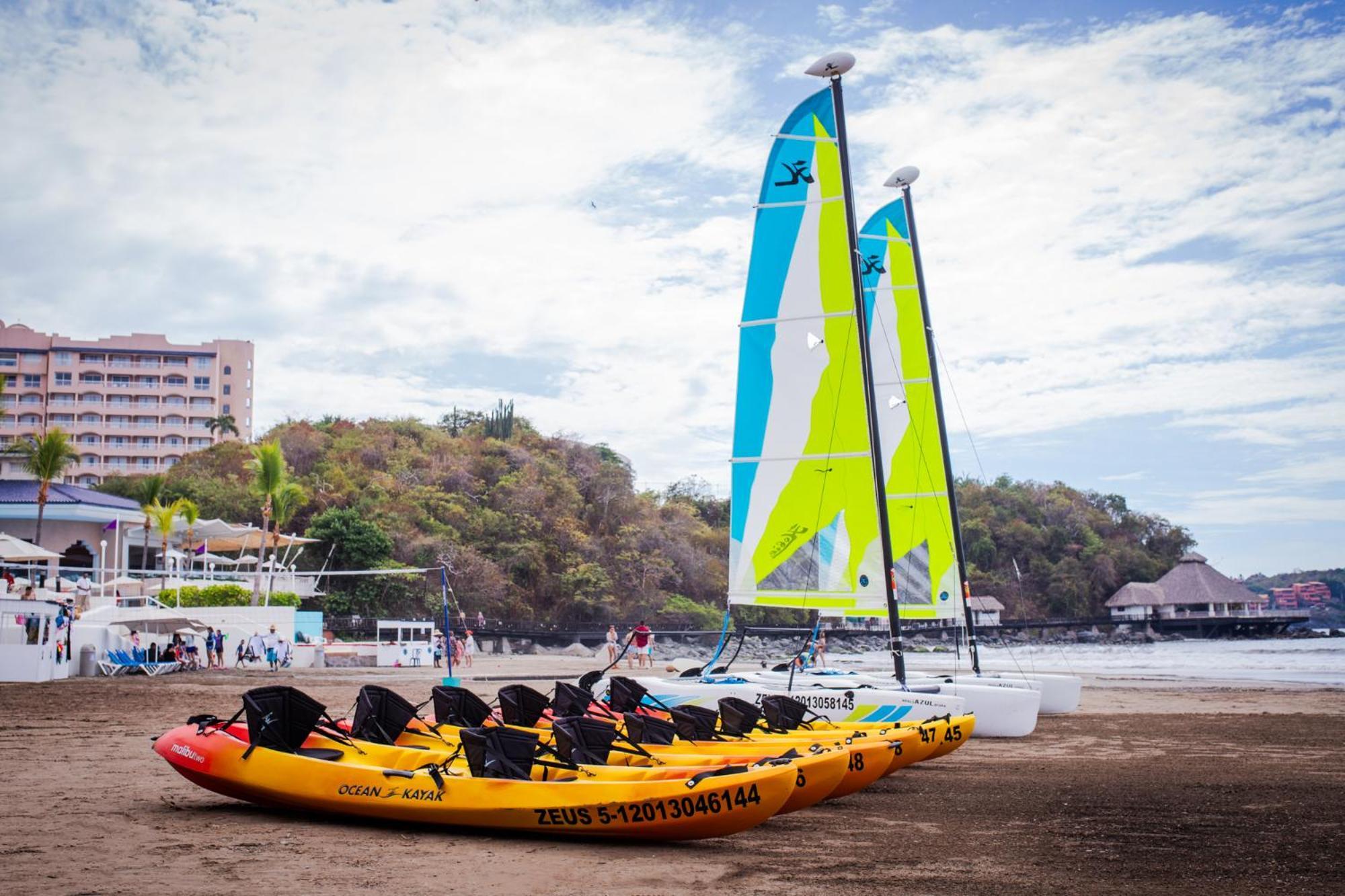 Azul Ixtapa Grand All Inclusive Suites - Spa & Convention Center Екстериор снимка